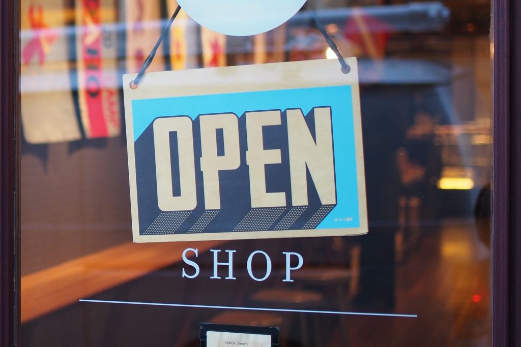 4 Ways To Enhance Your Retail Business Through Social Media