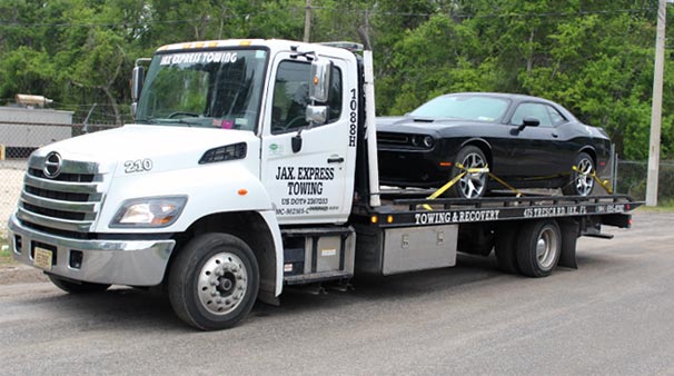 Towing Truck Company in Jacksonville FL Shows Important Services